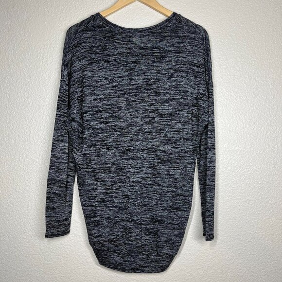 Aritzia Women's Grey and Black Jumper - Picture 2 of 4